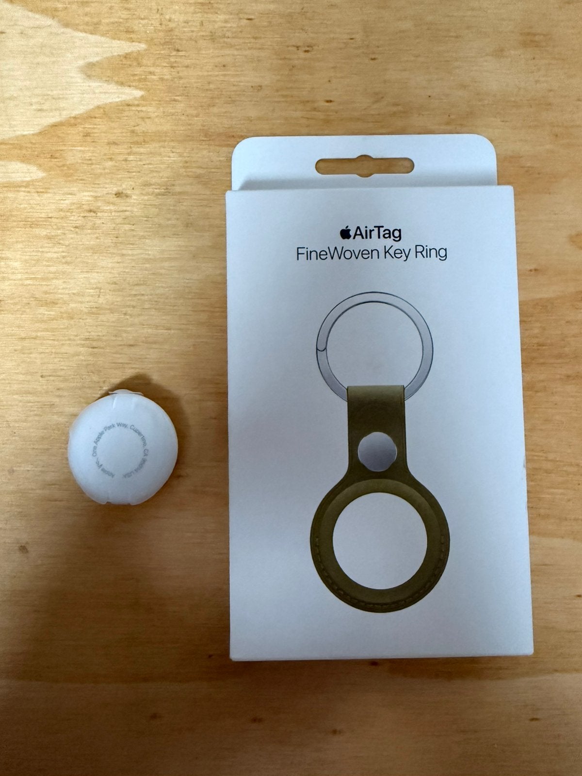 Apple AirTag 2 + FineWoven Key Ring Chartreuse, Ophalen of Verzenden, Zo goed als nieuw, Overige typen