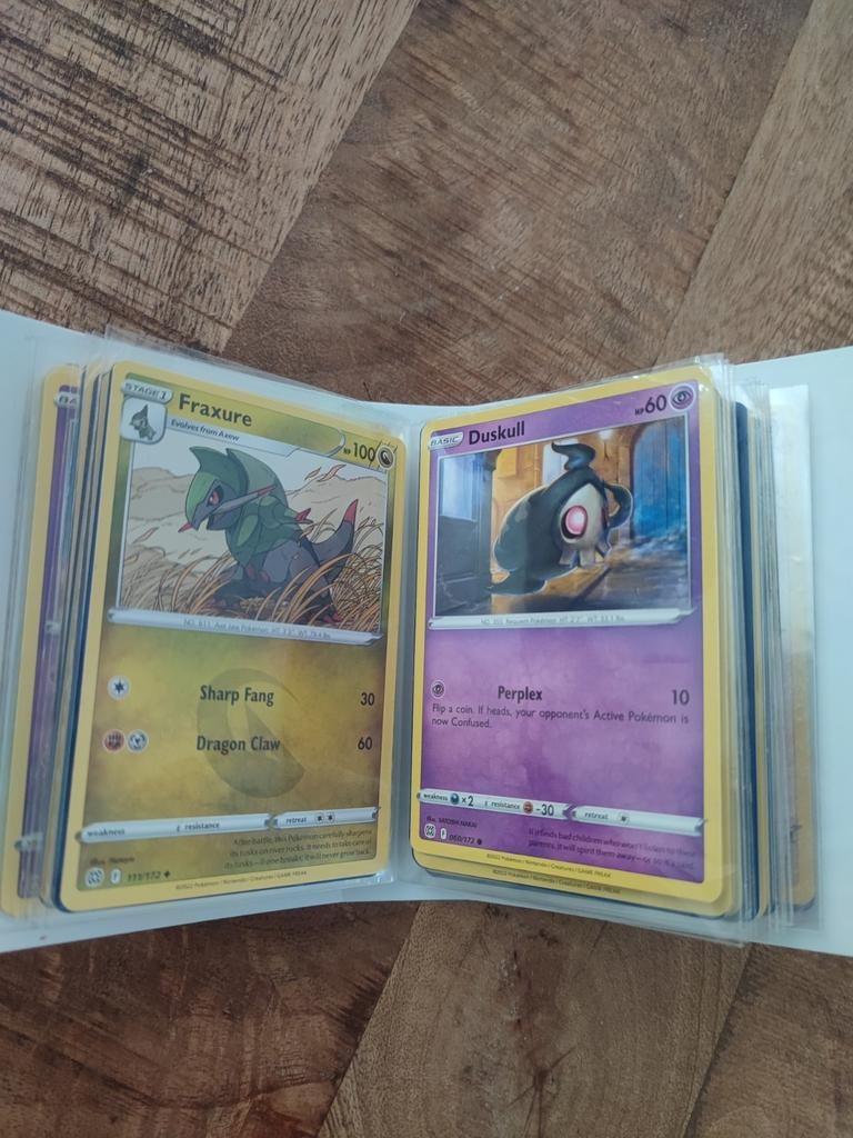 Mapje met Pokémon kaarten, Ophalen of Verzenden, Meerdere kaarten