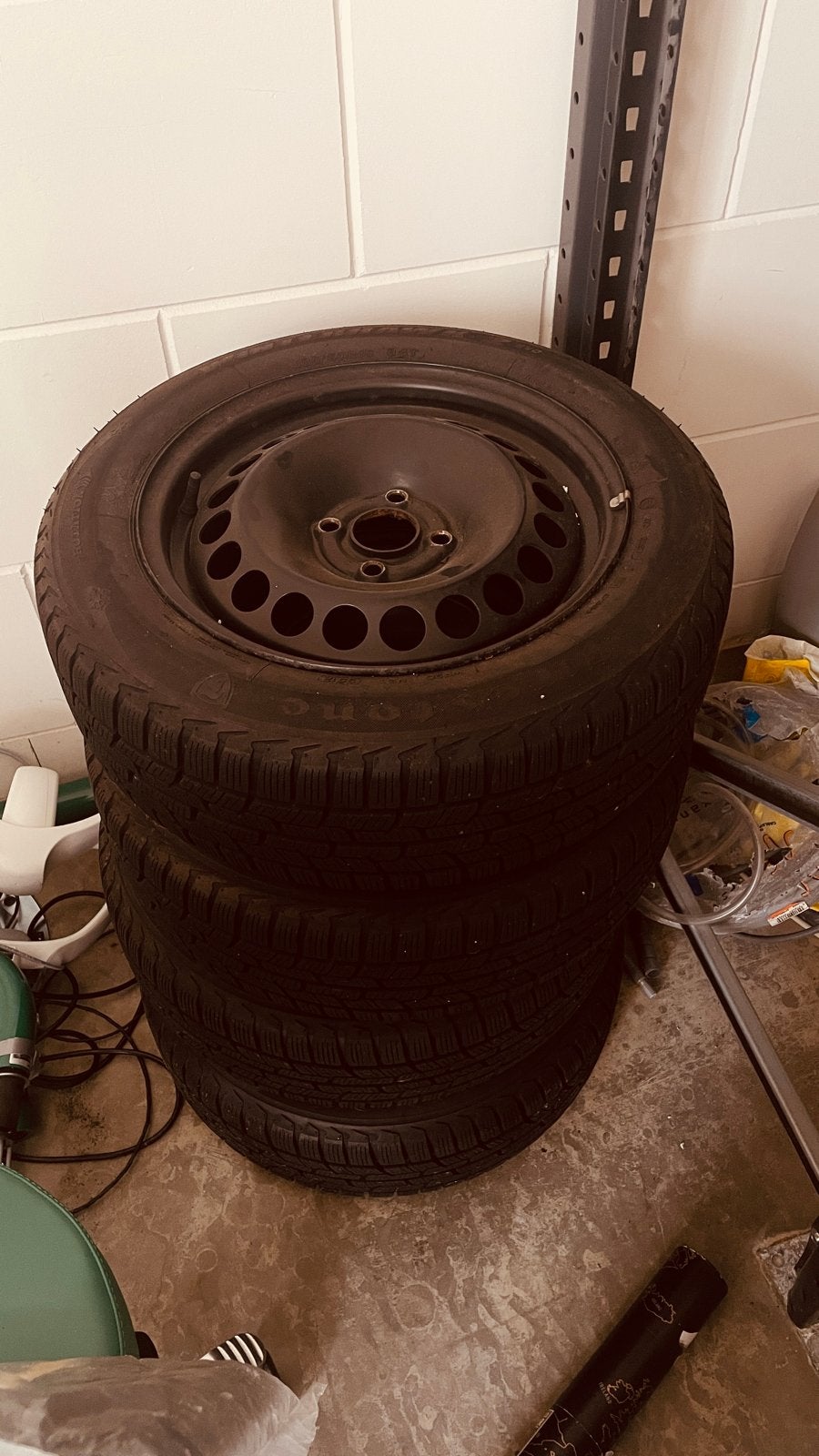 Winterbanden met stalen velgen opel cora of adam, Ophalen, Zo goed als nieuw