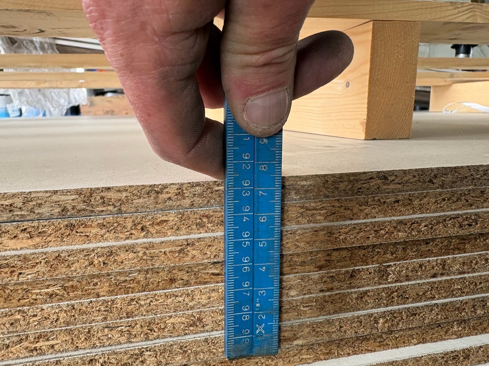 Te koop, 28 stuks spaanplaat wit gegrond, Doe-het-zelf en Verbouw, Platen en Panelen, Ophalen, Nieuw