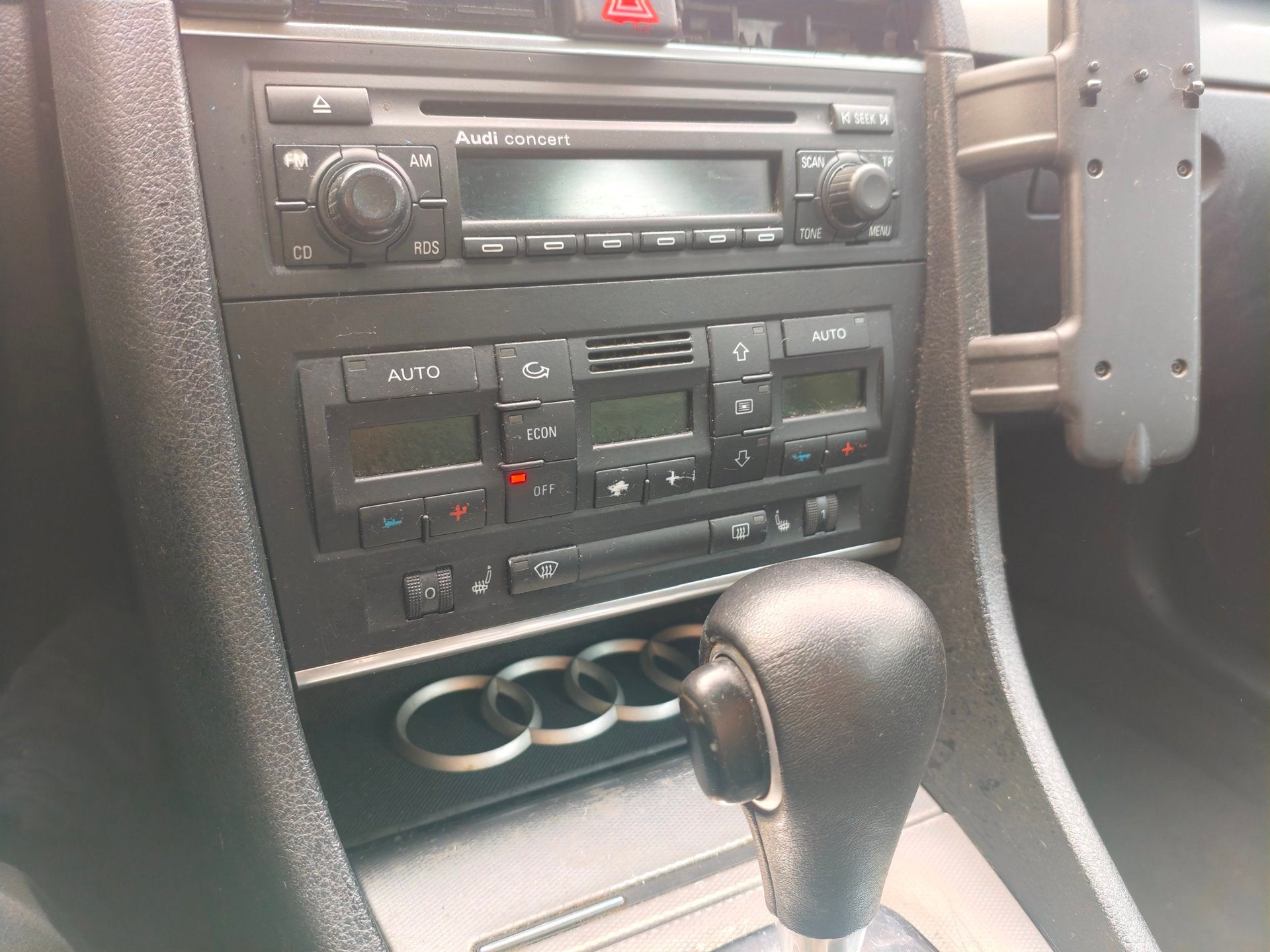 Foto 10 van Audi A4 Avant 1.8 Turbo MT Automaat LEES TEKST!