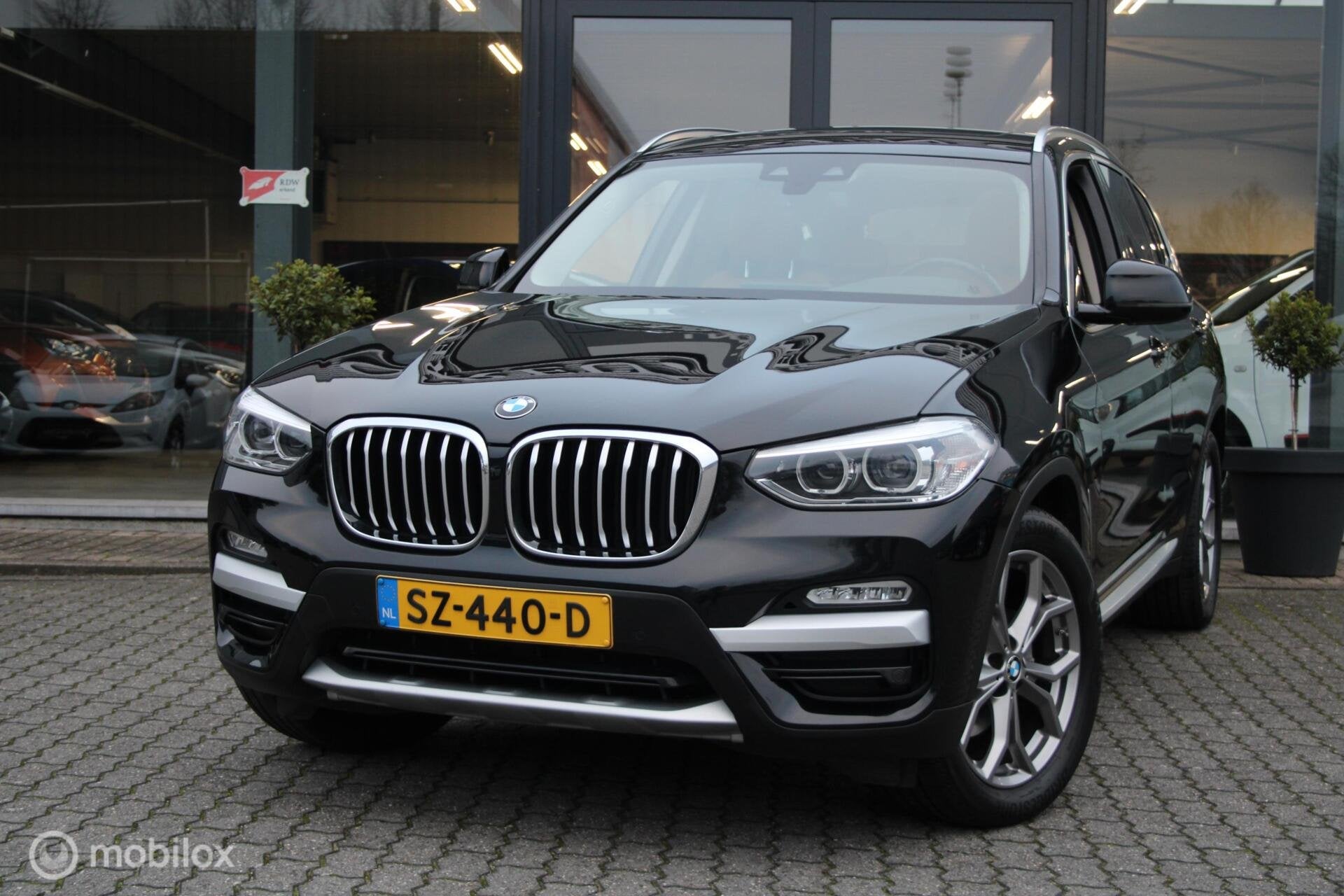 BMW X3 xDrive20i High Executive/Led/Pano/Navi/Leder/Nap/, Automaat, Gebruikt, Euro 6, 4 cilinders