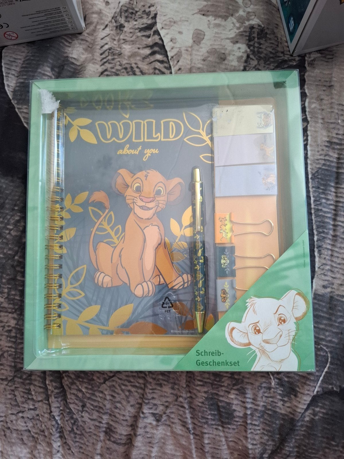 lion king schrijfset/ geschenkset, Diversen, Schrijfwaren, Ophalen of Verzenden, Nieuw