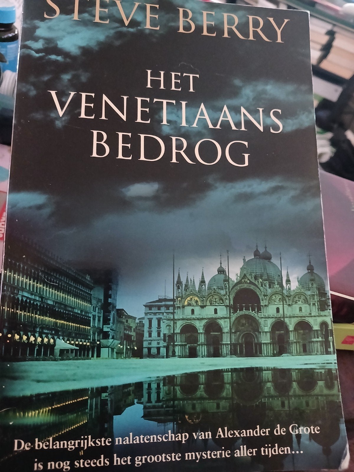 Steve Berry - Het Venetiaans bedrog, Ophalen of Verzenden, Zo goed als nieuw, Steve Berry