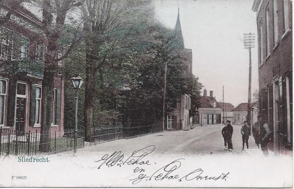 Sliedrecht (Z.H.) Straatgezicht met Volk, gelopen 1906, Ophalen of Verzenden, Voor 1920, Gelopen, Zuid-Holland
