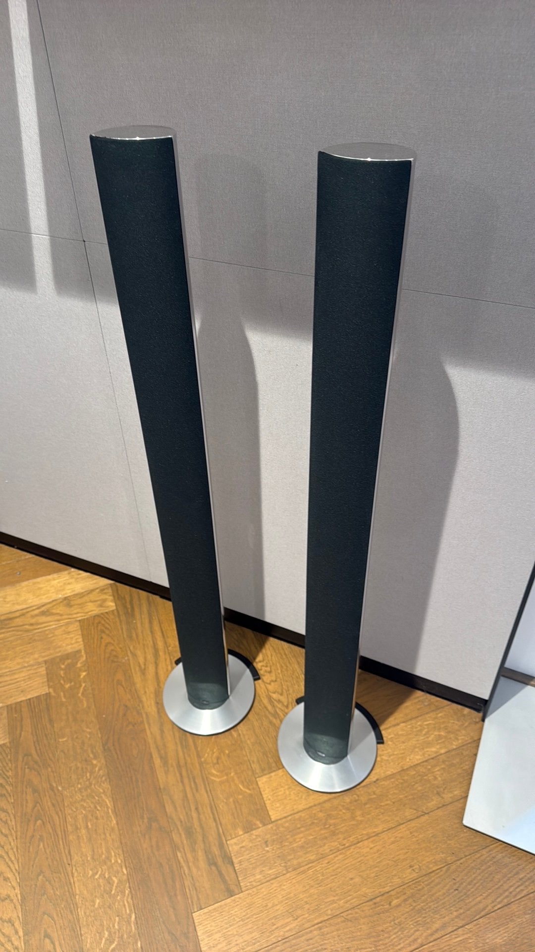 Bang & Olufsen B&O BeoLab 6002, 150 watt of meer, Vloerstaande luidspreker, Bang & Olufsen, Info@bang-olufsen.dk