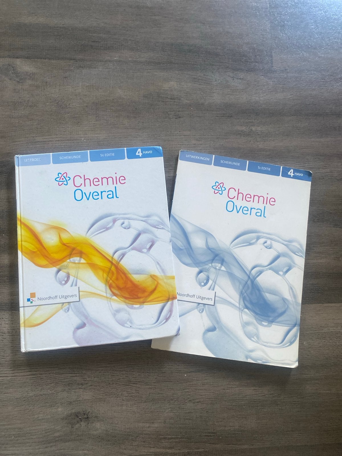 Chemie Overal 4 HAVO - Leerboek en Uitwerkingen 5e editie, Ophalen of Verzenden, Zo goed als nieuw, HAVO, Scheikunde