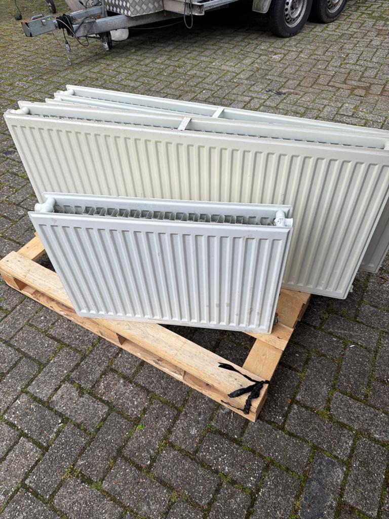 Diverse radiatoren - Gebruikt maar in goede staat, Doe-het-zelf en Verbouw, Verwarming en Radiatoren, Ophalen, 30 tot 80 cm, Gebruikt
