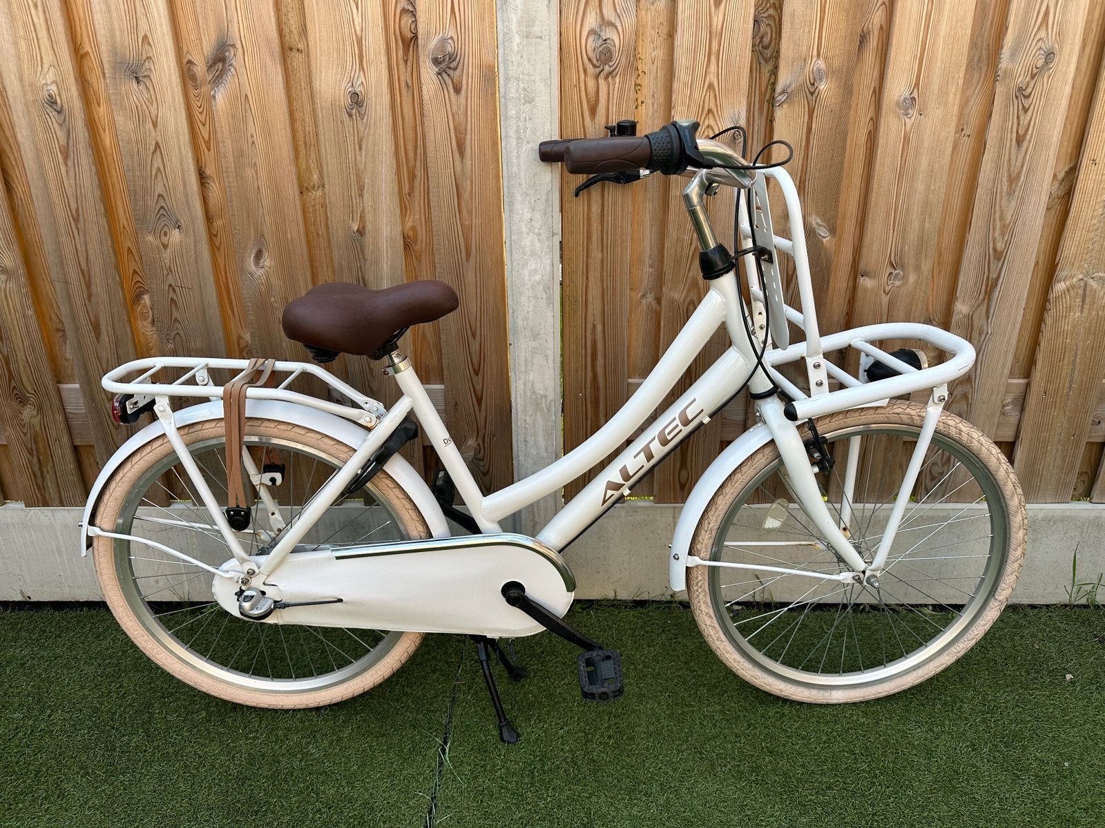 Altec Dutch | 24 inch | Meisjesfiets | 3 versnellingen, Ophalen, 24 inch, Velgrem, Versnellingen