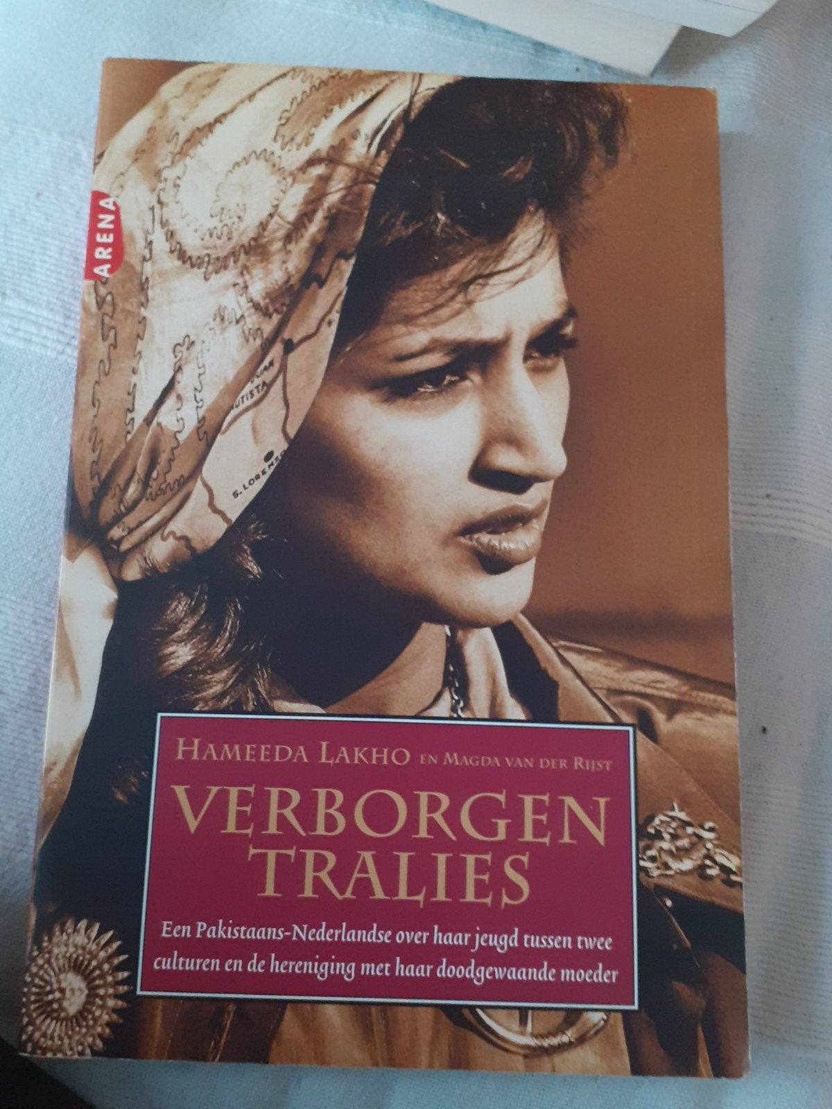 Verborgen tralies, Ophalen of Verzenden, Gelezen