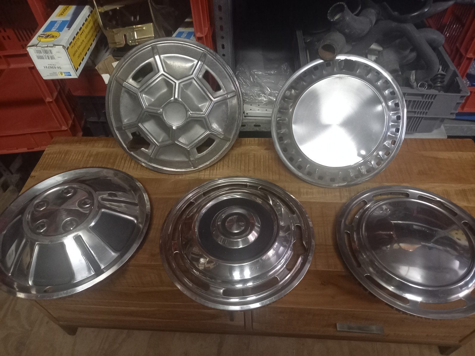 5 Oldtimer DATSUN Wieldoppen 1968 - 1978, Ophalen of Verzenden