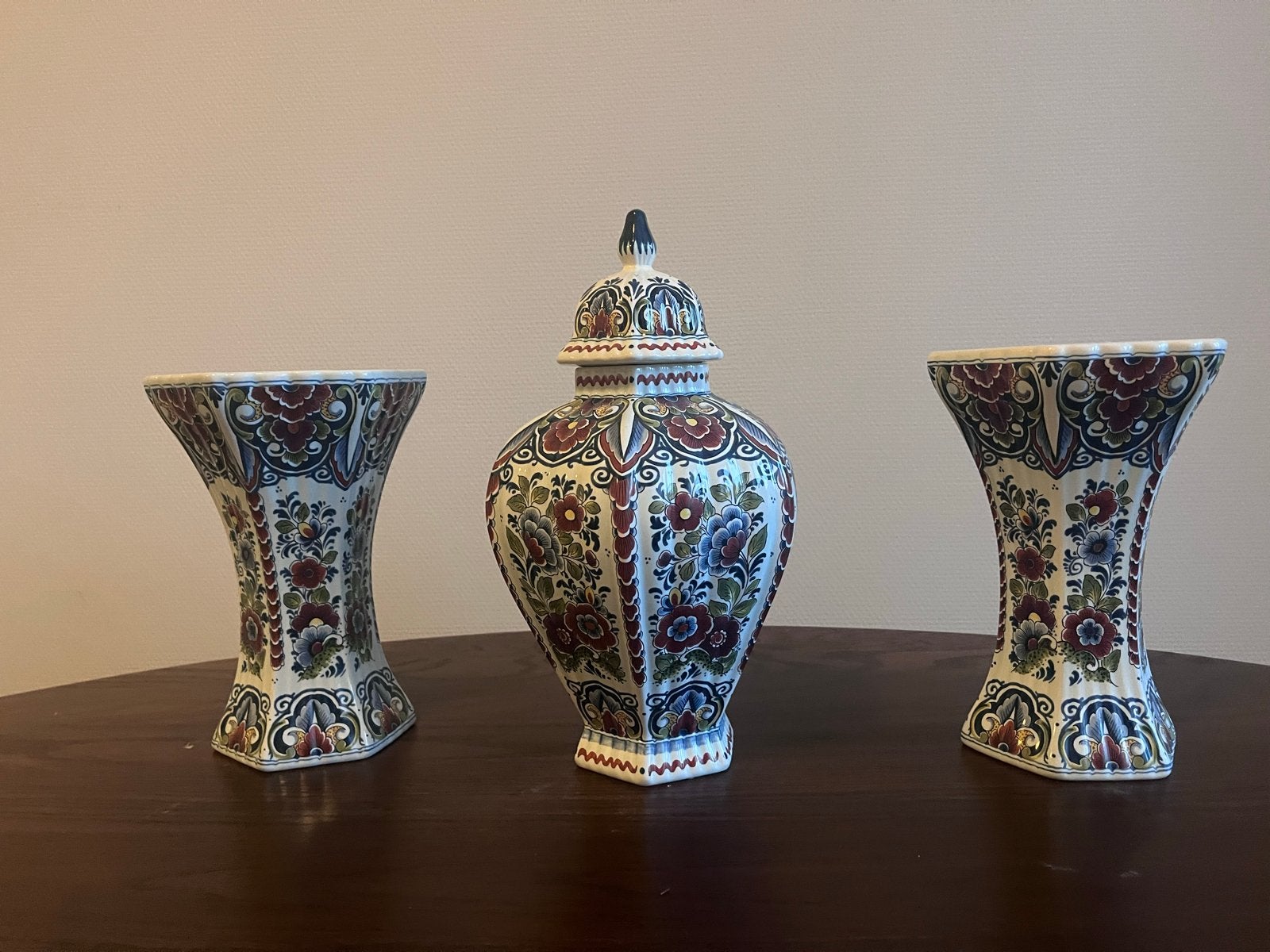 Prachtig Delfts polychroom vazenstel, 3-delig, Ophalen of Verzenden