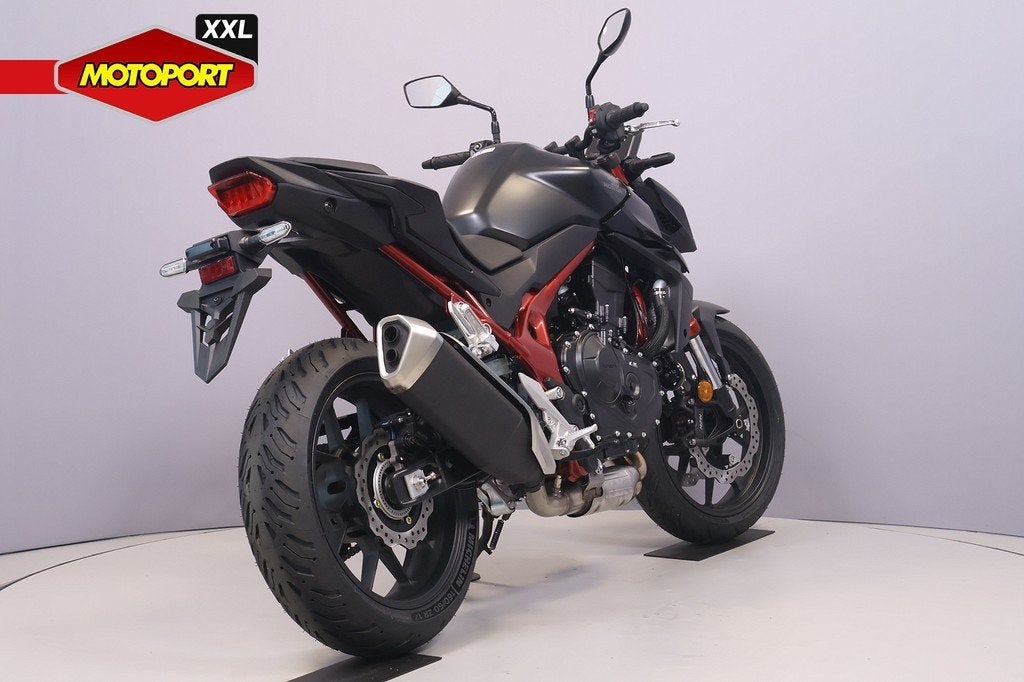 Honda CB 750 HORNET (bj 2026), Honda Motor Europe Ltd, Bedrijf, Customer.service@honda-eu.com, Rivium Boulevard 200-234
2909 LK  Capelle aan den Ijssel, NL