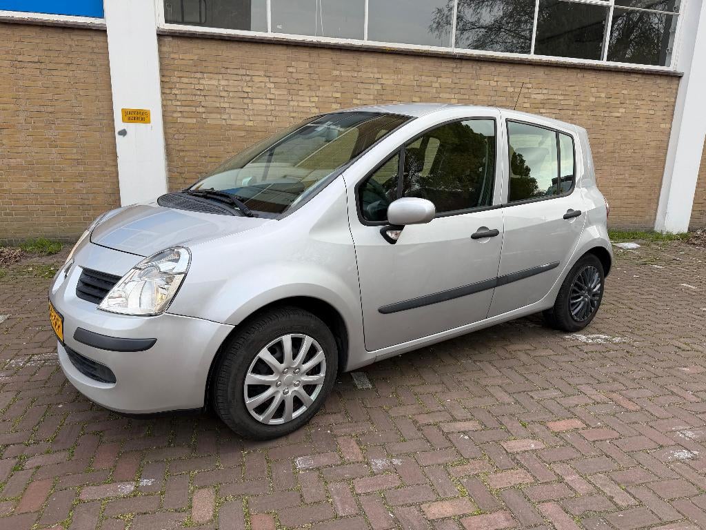 Renault Modus 1.6 16V NAP 2007 APK 11/2026 Goed onderhouden!, Auto's, Renault, Voorwielaandrijving, 1145 kg, Zwart, 4 cilinders