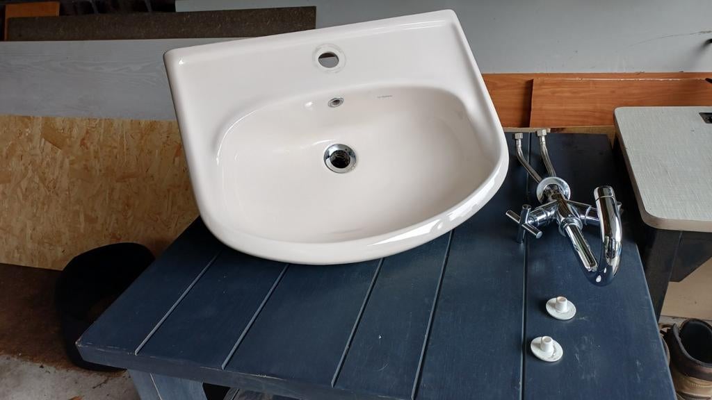Sphinx wastafel en schone kraan., Minder dan 100 cm, Wasbak of Wastafel, 25 tot 50 cm, 50 tot 100 cm