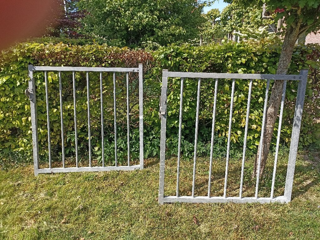 poorthek met sluithaak, Ophalen, Zo goed als nieuw, IJzer, Sierhekwerk