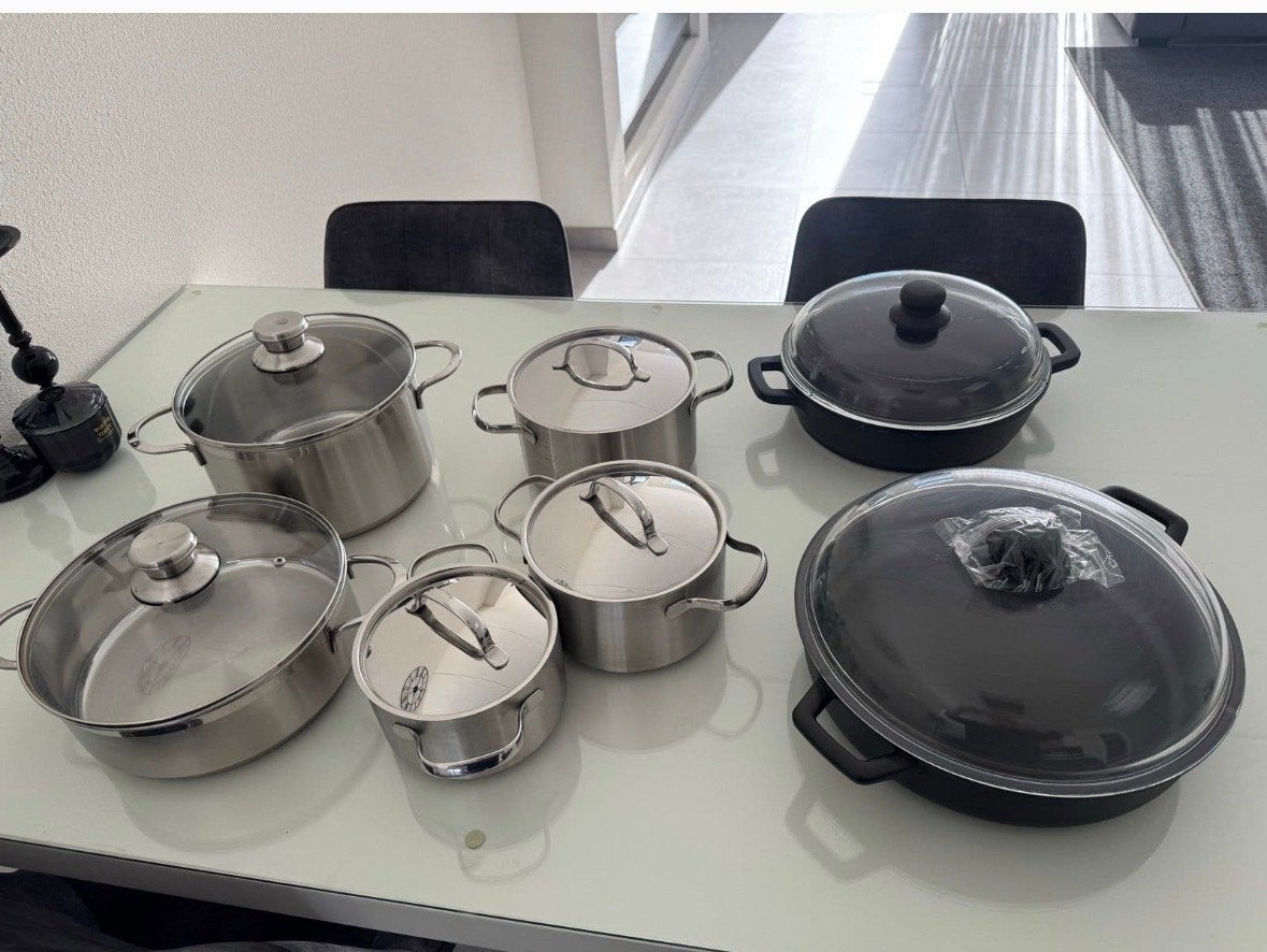 Complete Pannenset: RVS Kookpannen & Gietijzeren Braadpannen, Gebruikt, Met deksel, Pannenset, Ophalen of Verzenden