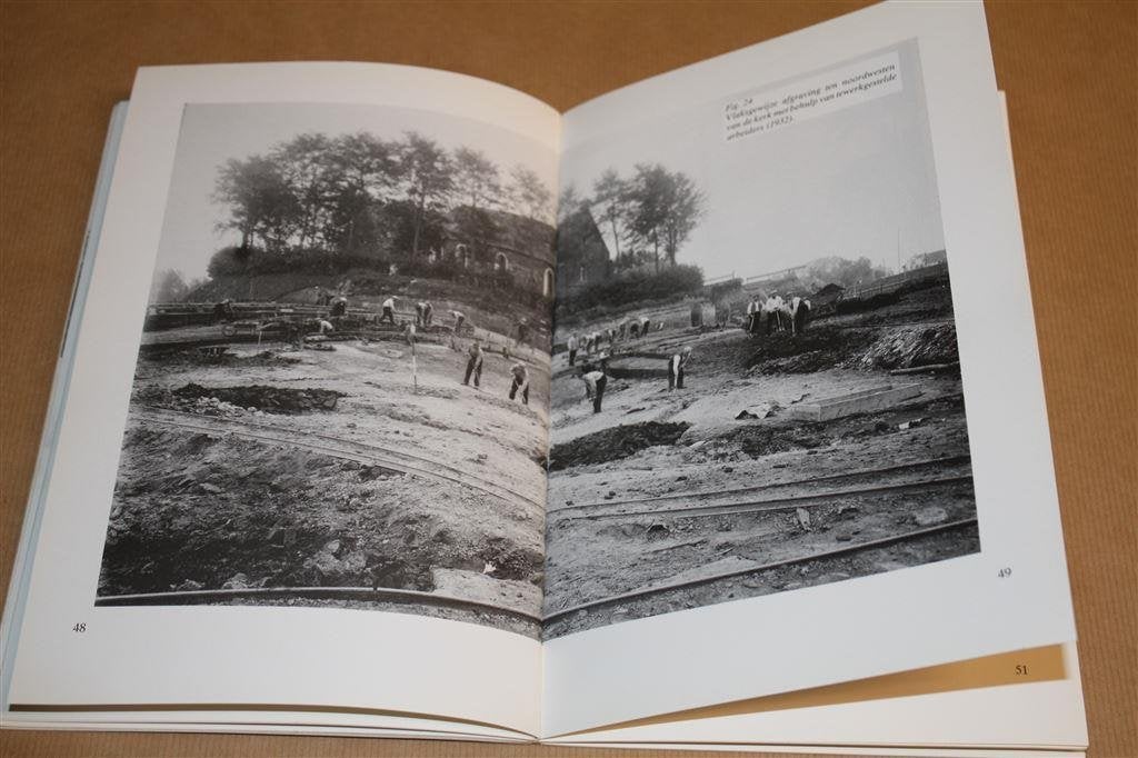 Herinneringen aan het graven in de terp van Ezinge., Ophalen of Verzenden, Gelezen