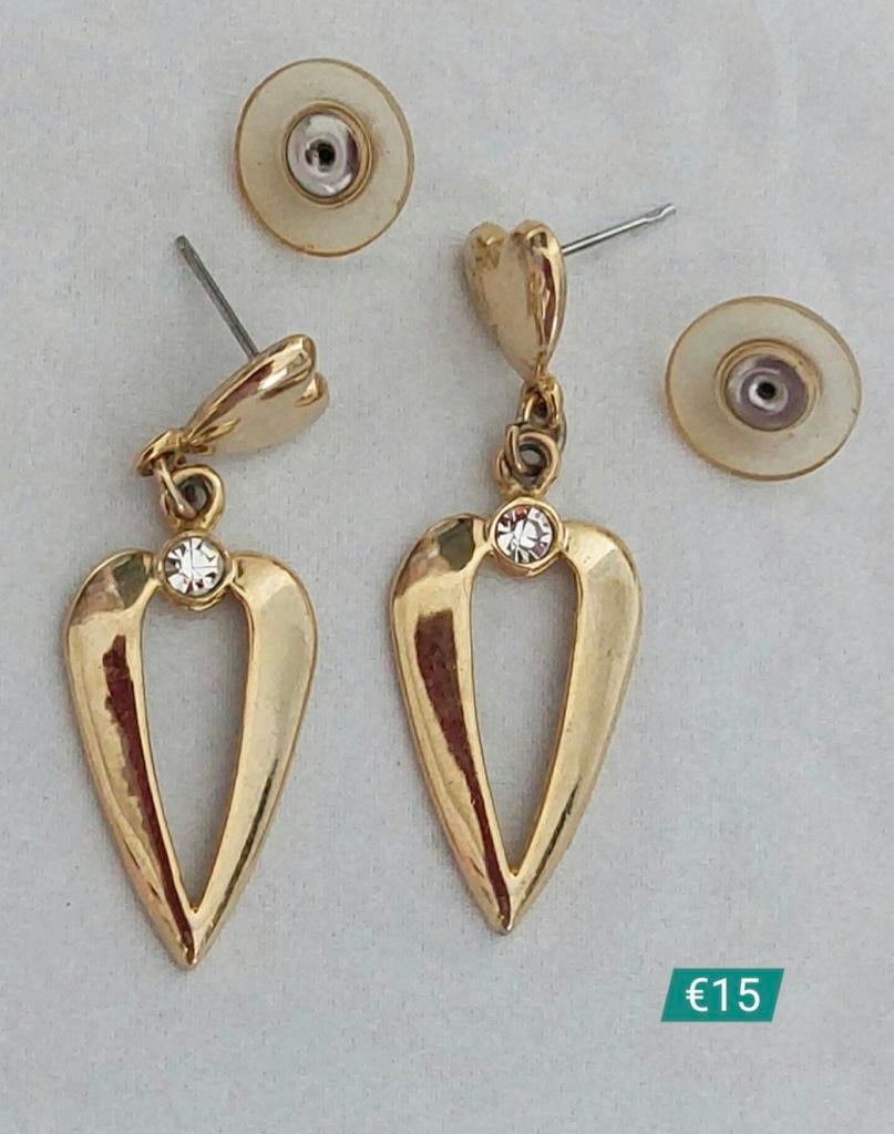 Schattige oorbel voor €15, Sieraden, Tassen en Uiterlijk, Oorbellen, Overige materialen, Overige kleuren, Verzenden, Zo goed als nieuw