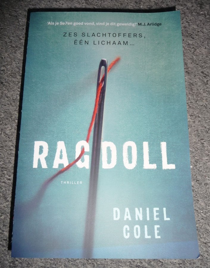 Boek DANIEL COLE - Ragdoll, Ophalen of Verzenden, Zo goed als nieuw