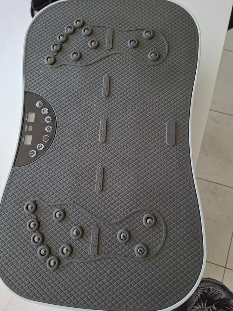 Massageapparaat,  grijs,  hygiënisch door rubber bovenkant., Sport en Fitness, Massageproducten, Ophalen of Verzenden, Zo goed als nieuw
