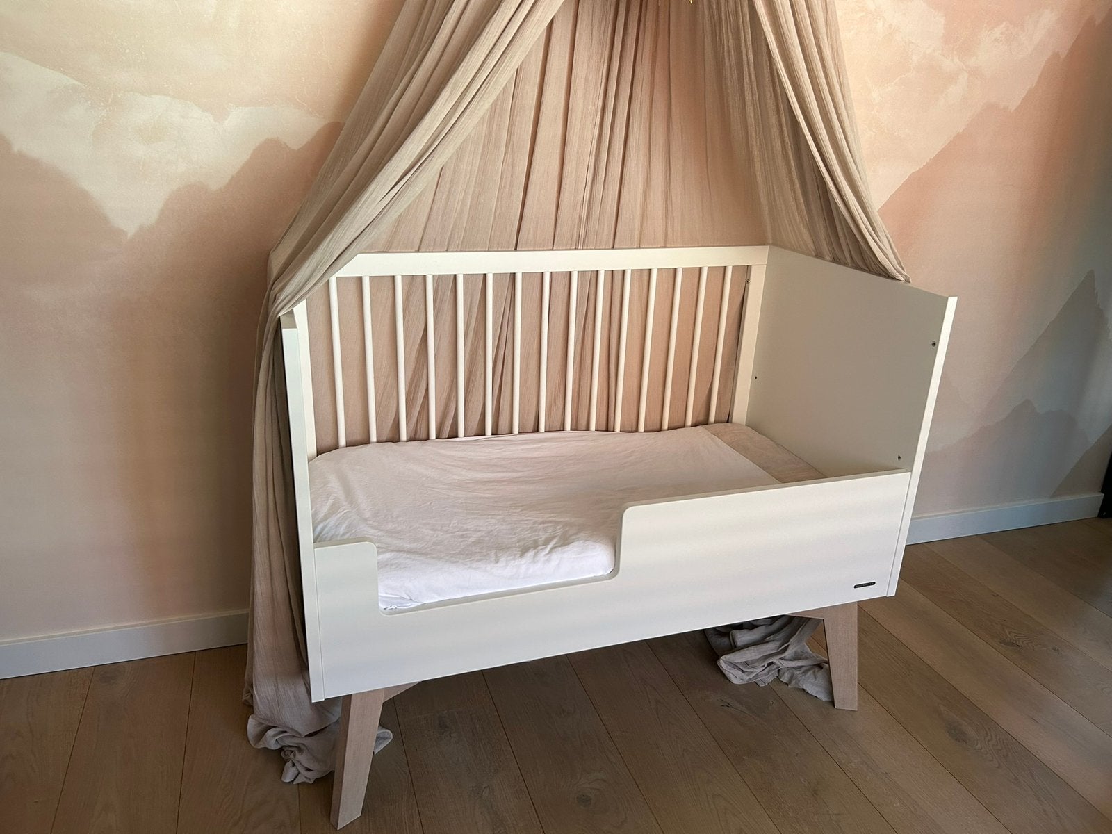 Kidsmill Sixties ledikant / meegroeibed 60 x 120, Kinderen en Baby's, Babywiegjes en Ledikanten, Ophalen, Zo goed als nieuw, Ledikant