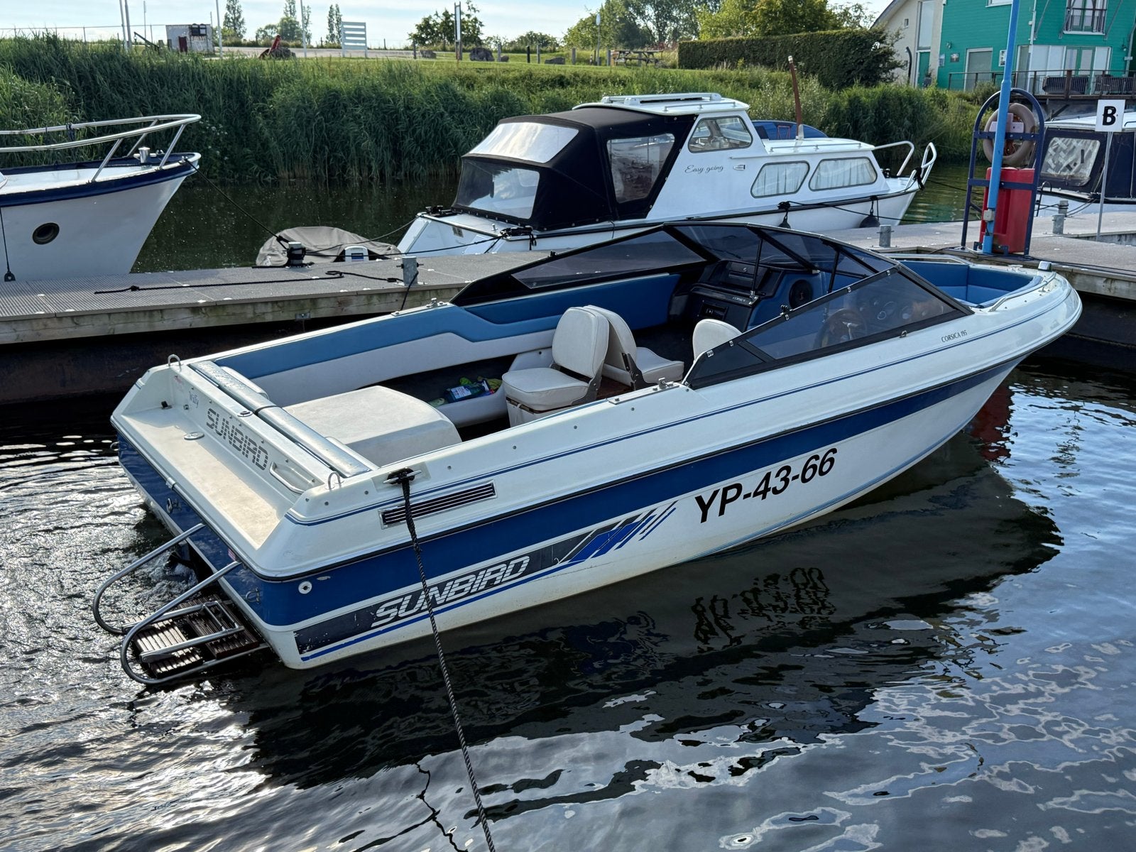 Sunbird Corsica 1988 met OMC Cobra 4.3L motor en trailer, Watersport en Boten, Speedboten, Ophalen, Overige merken, Gebruikt, Binnenboordmotor