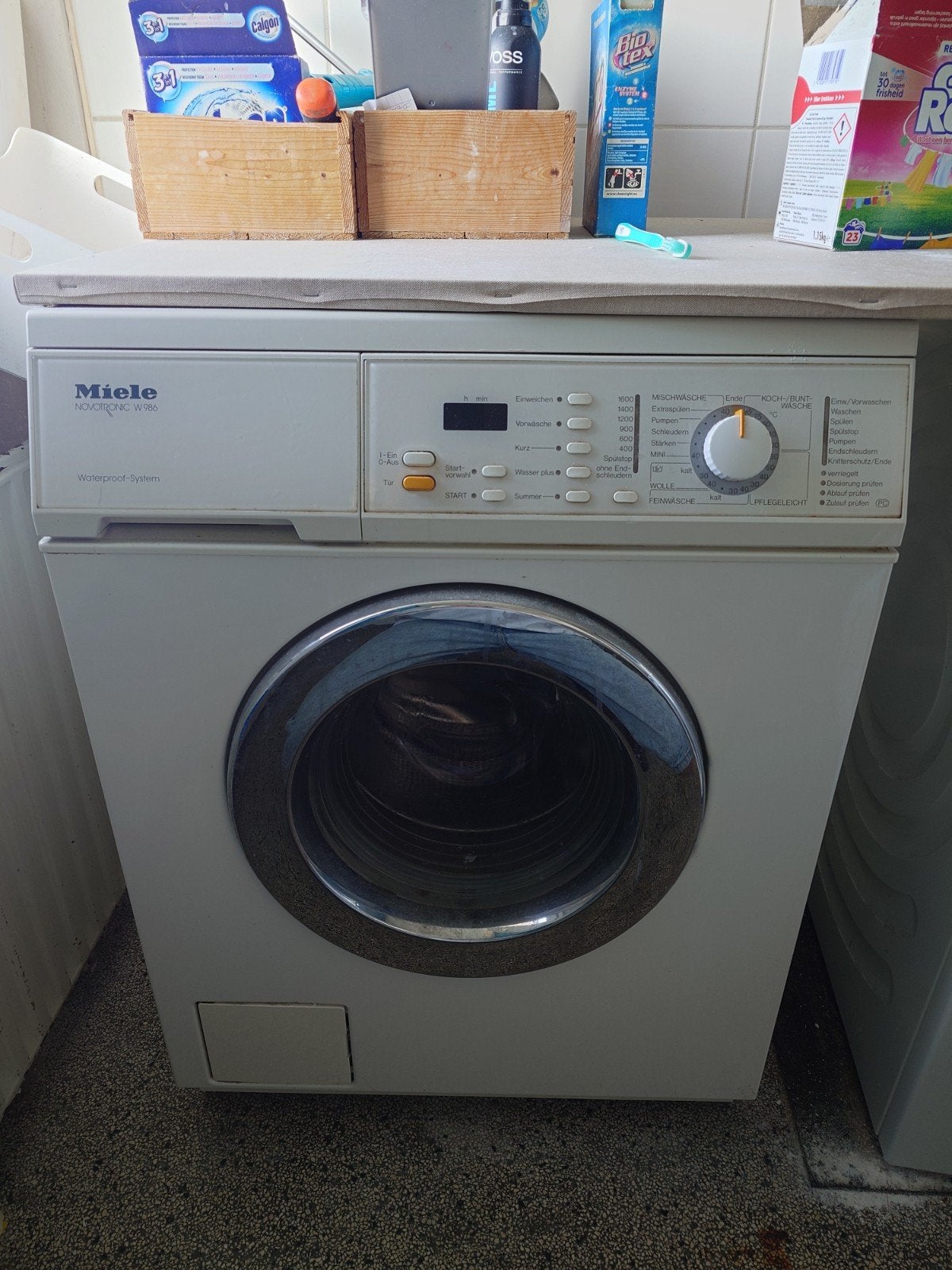 Defecte Miele Novotronic W 961 Wasmachine - Voorlader, Ophalen, 1200 tot 1600 toeren, Voorlader, Niet werkend