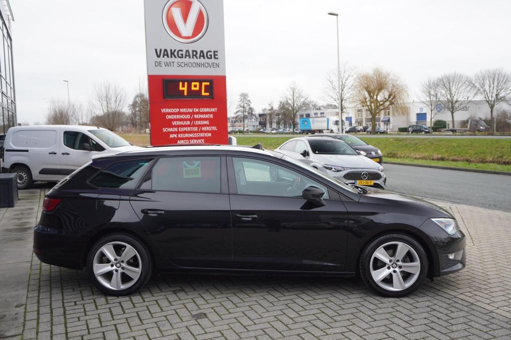 Seat Leon ST 1.4 EcoTSI FR Connect / Pano / Carplay / Camera, Gebruikt, 4 cilinders, 150 pk, Leon