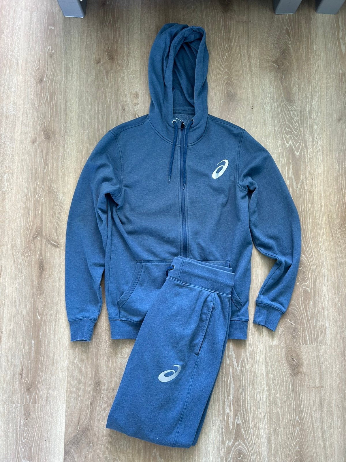 Asics joggingpak blauw maat S/M, Kleding | Heren, Asics, Ophalen of Verzenden, Asics, Algemeen