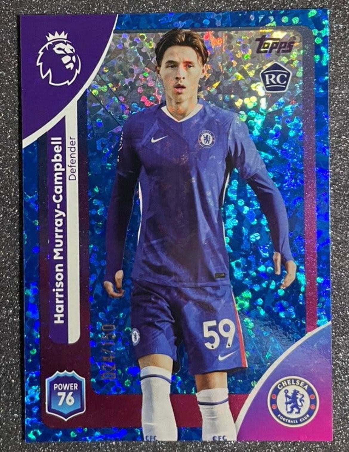 Topps Prem L. 25/26 RC BLUE DIAMOND PAR /150 MURRAY-CAMPBELL, Hobby en Vrije tijd, Verzenden, Zo goed als nieuw, Plaatje