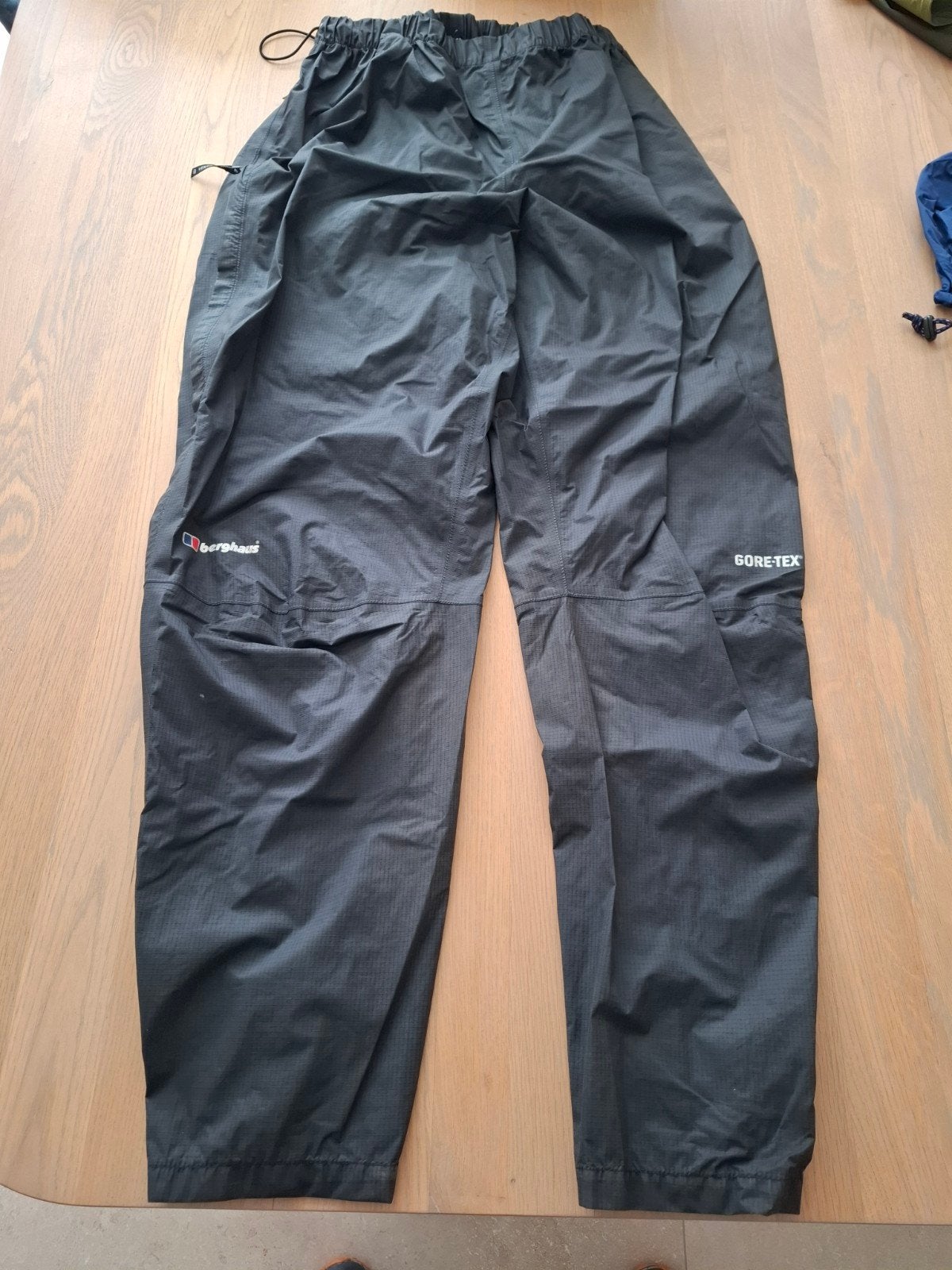 Berghaus Gore-Tex Regenbroek - XXL, 84cm binnenbeenlengte, Ophalen of Verzenden, Gebruikt, Kleding