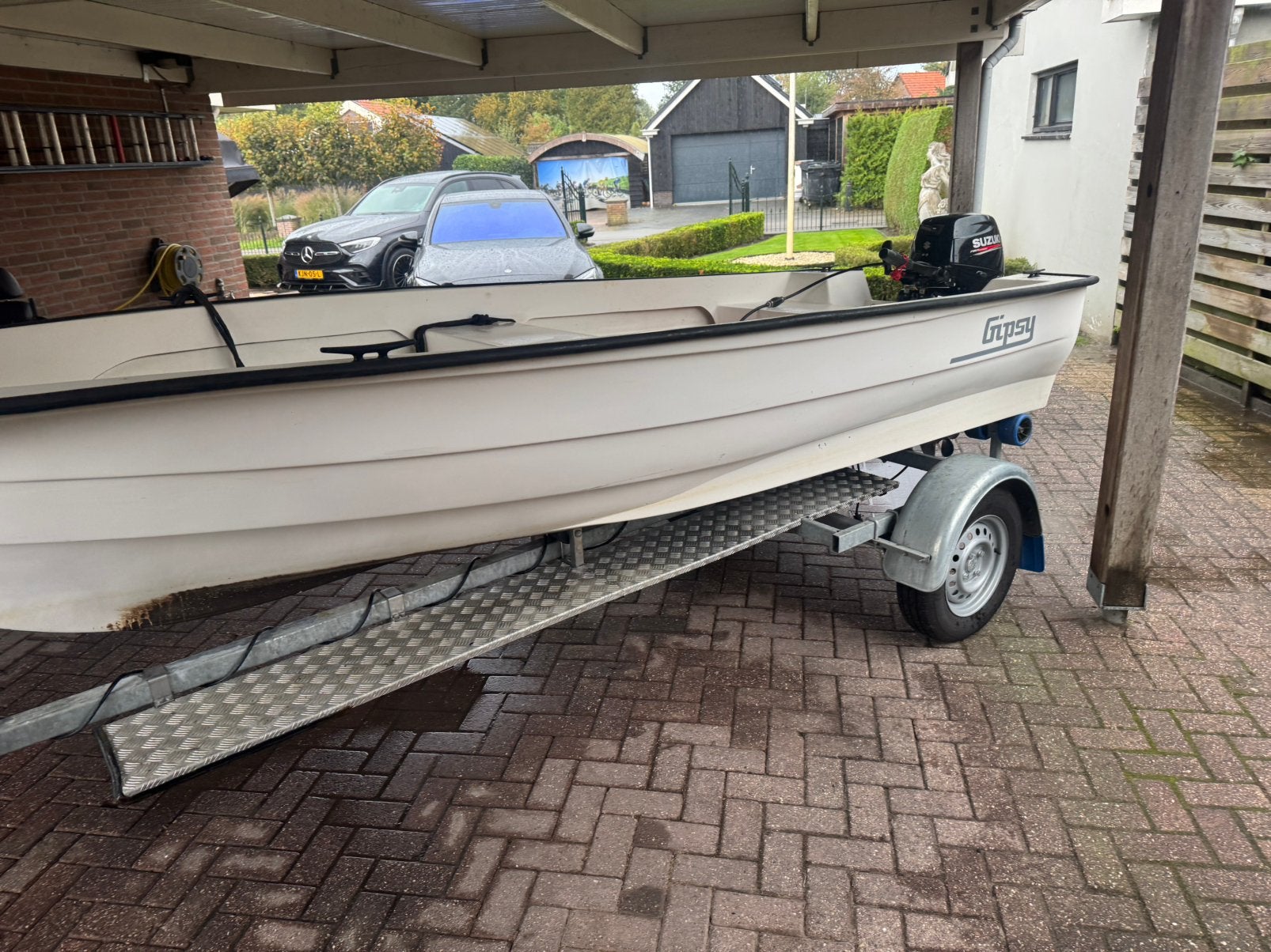 Mooie gipsy vis toerboot 410 lang suzuki 8 pk 4 tack 2023, Watersport en Boten, Ophalen, Zo goed als nieuw