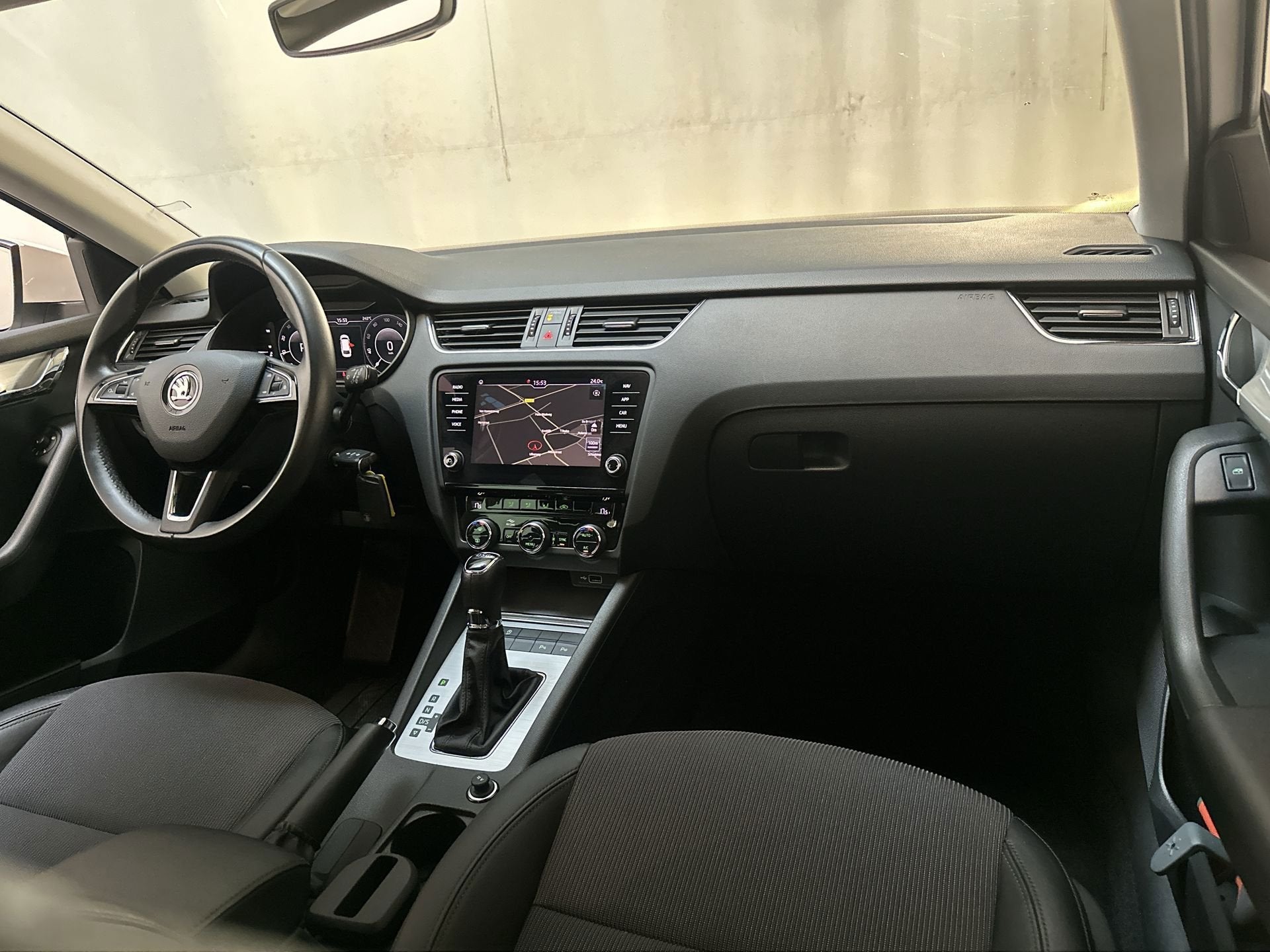 Skoda Octavia Combi 1.0 TSI DSG Greentech Ambition Business, Auto's, Skoda, Gebruikt, Met garantie (alle), Wit, Origineel Nederlands