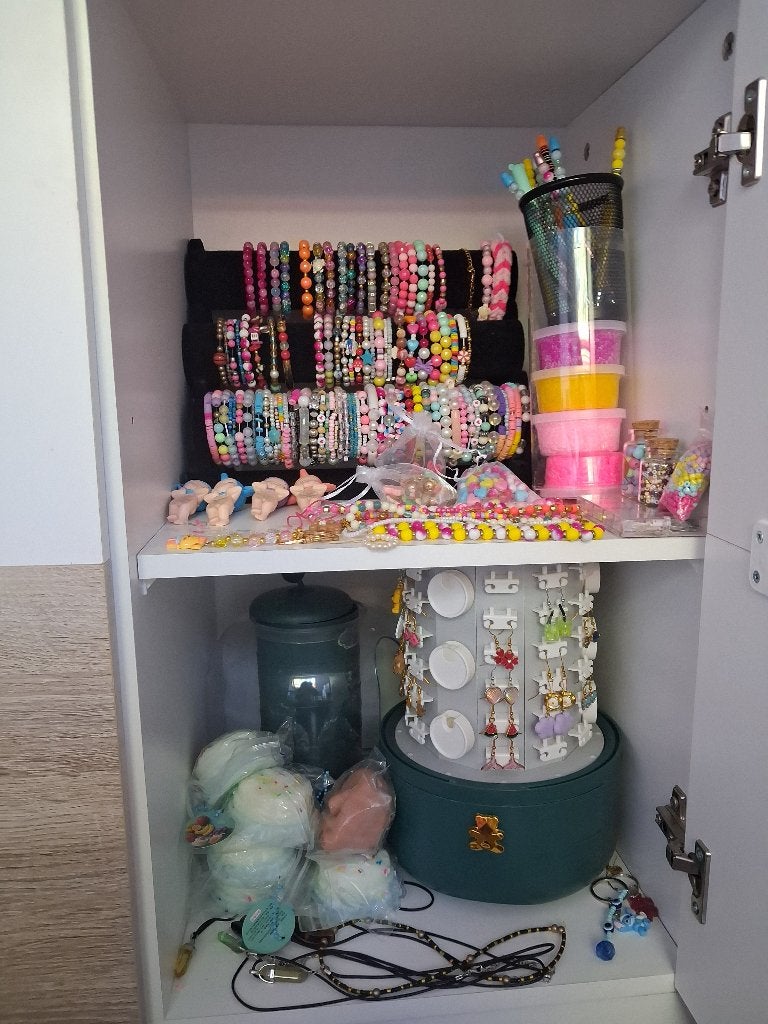 Alles in 1 te koop! ( armbanden/oorbellen houders niet incl), Ophalen of Verzenden, Zo goed als nieuw