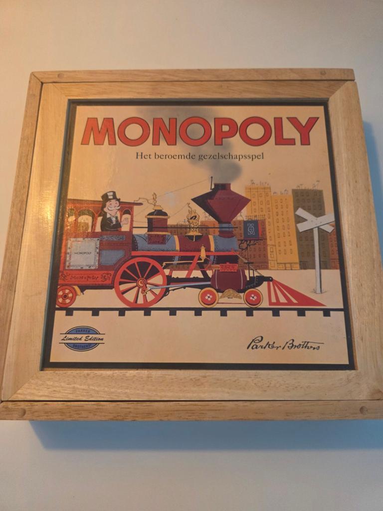 Monopoly Limited Edition Houten Box - Zo goed als nieuw, Hobby en Vrije tijd, Gezelschapsspellen | Bordspellen, Vijf spelers of meer