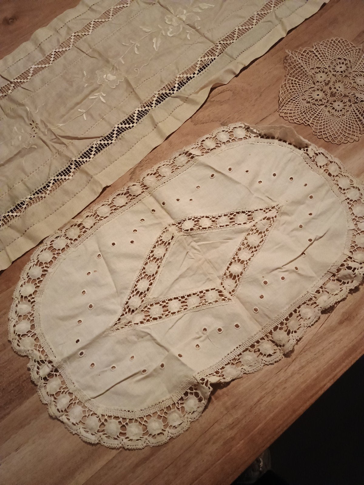 Vintage tafel loper en onderzetters met borduurwerk, Ophalen of Verzenden