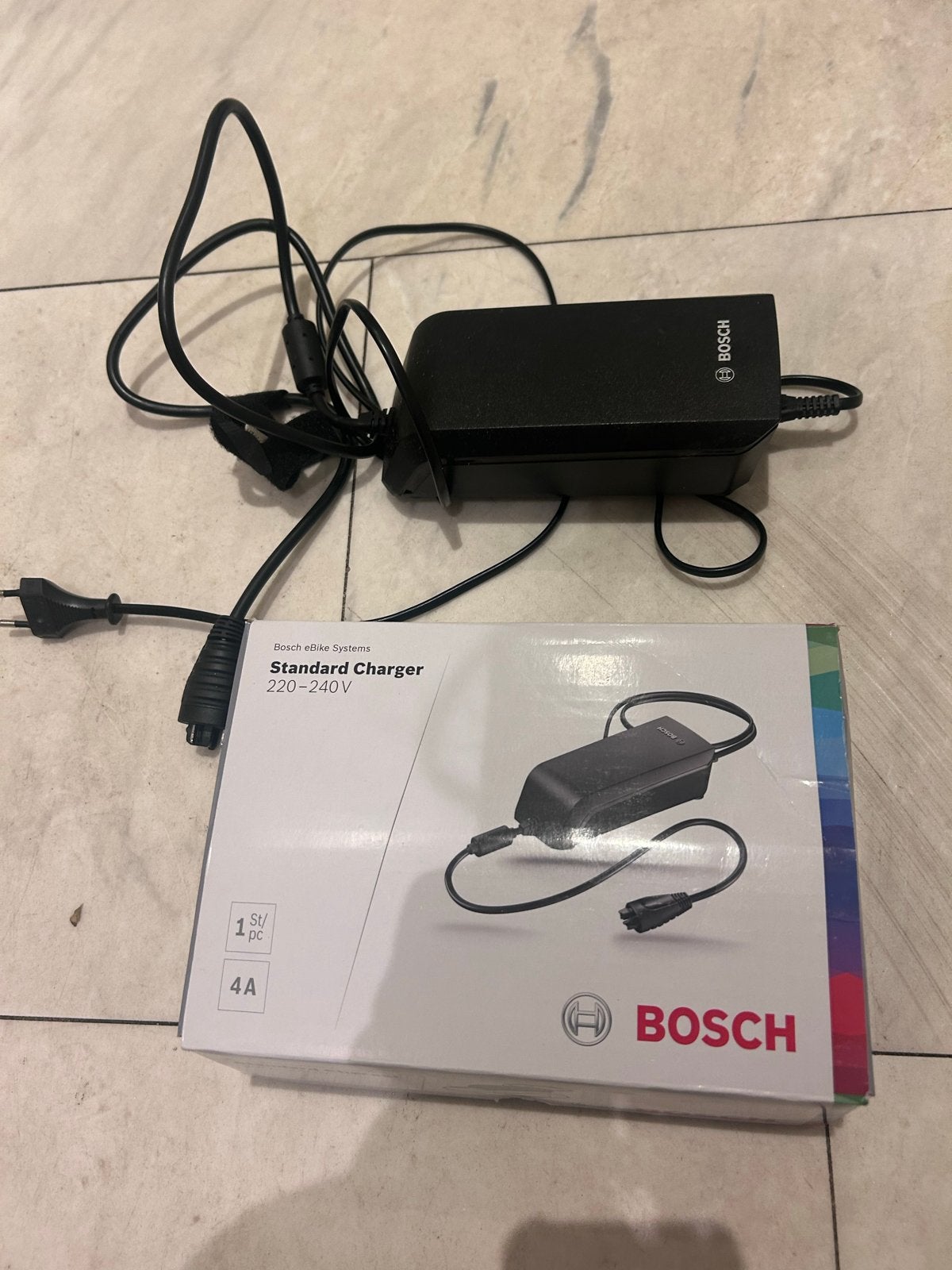 Urban Arrow Bosch eBike Systems Standard Oplader 220-240V 4A, Zo goed als nieuw
