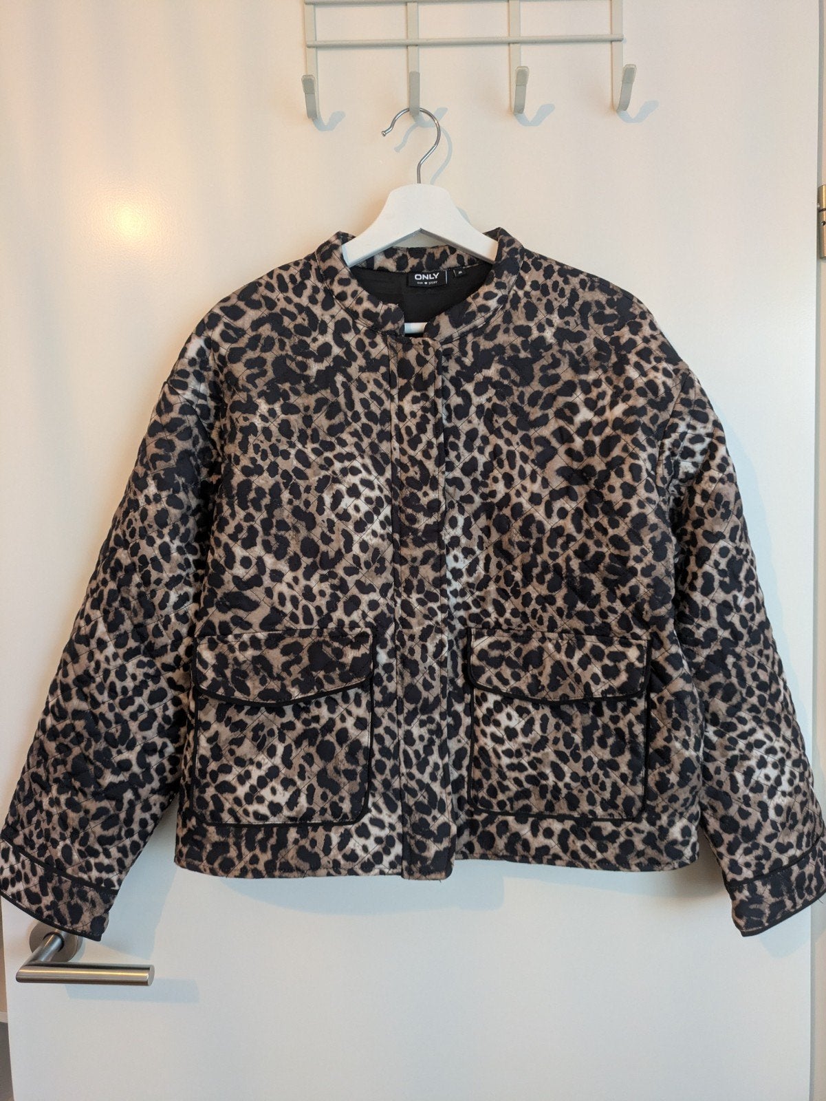 ONLY Leopard Print Gewatteerd Jasje Maat M, ONLY, Ophalen of Verzenden, Zo goed als nieuw