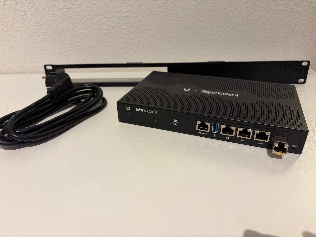 Ubiquiti Edgerouter 4, Ophalen of Verzenden, Gebruikt, Router, Ubiquiti