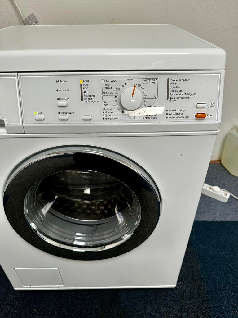 Miele SoftCare System W2105 Wasmachine 1200 toeren A class, Wew.miele.com, Minder dan 85 cm, Germany, Ophalen of Verzenden