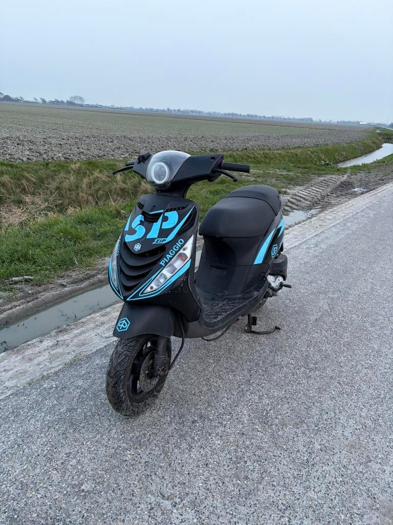Zip 2takt sp frame met 4 takt blok, Ophalen, Tweetakt, Maximaal 45 km/u, Zip