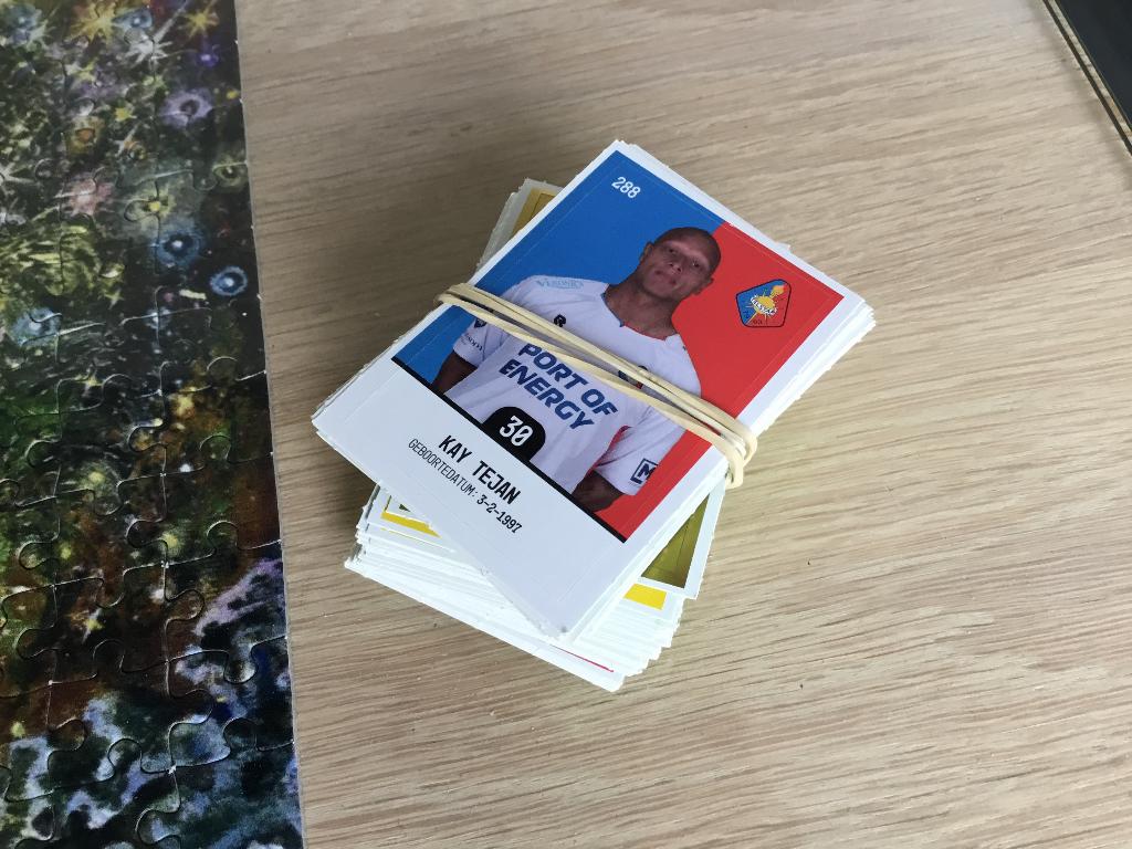Plus voetbalplaatjes, Verzamelen, Plus, Ophalen