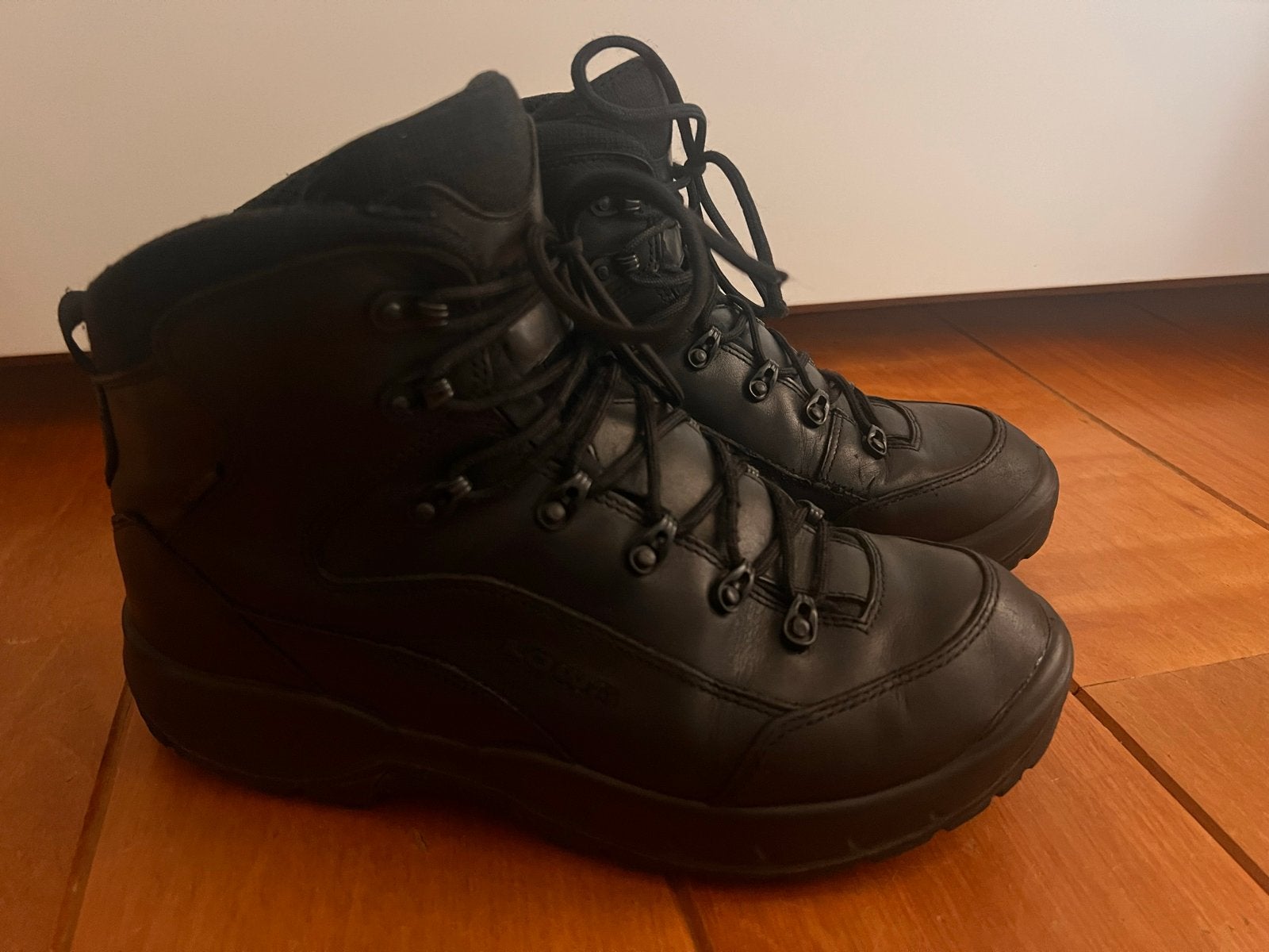 Lowa wandelschoenen maat 45, Ophalen of Verzenden, Gedragen, Zwart, Wandelschoenen of Bergschoenen