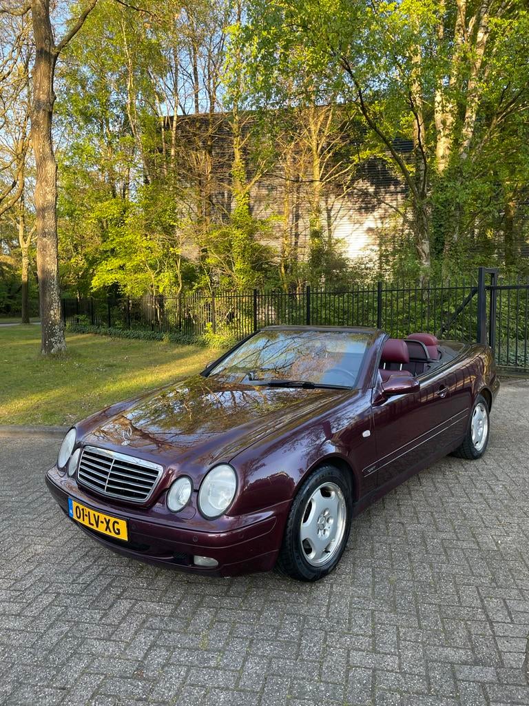 Mercedes-Benz CLK 3.2 DESIGNO Clk320 Cabrio Sport AUT 2000, Auto's, Mercedes-Benz, Automaat, Achterwielaandrijving, Cabriolet