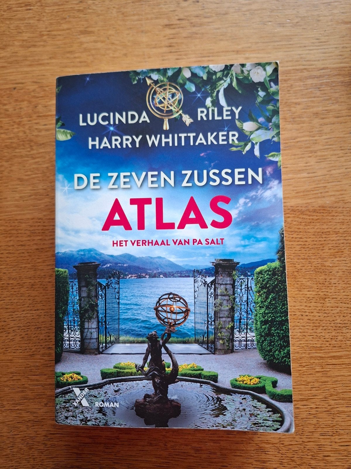 Atlas, Boeken, Ophalen of Verzenden, Zo goed als nieuw, Charlotte Link