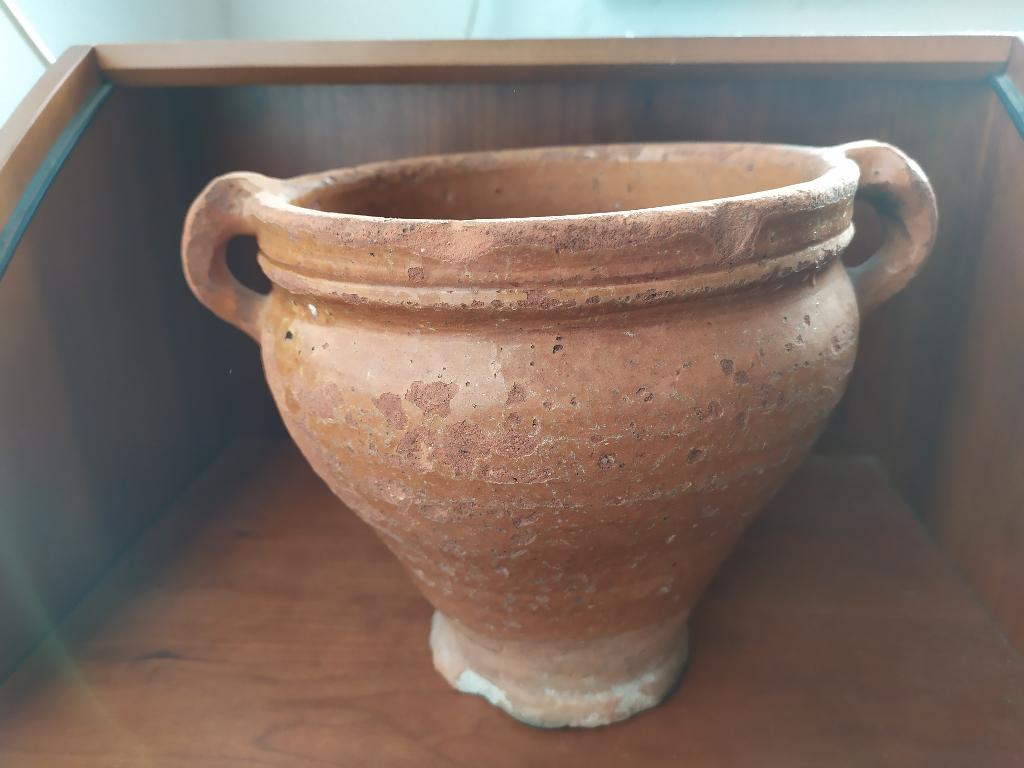 Grote voorraadpot (perenpot) roodbakkend aardewerk 18e eeuw, Antiek en Kunst, Antiek | Keramiek en Aardewerk, Ophalen of Verzenden