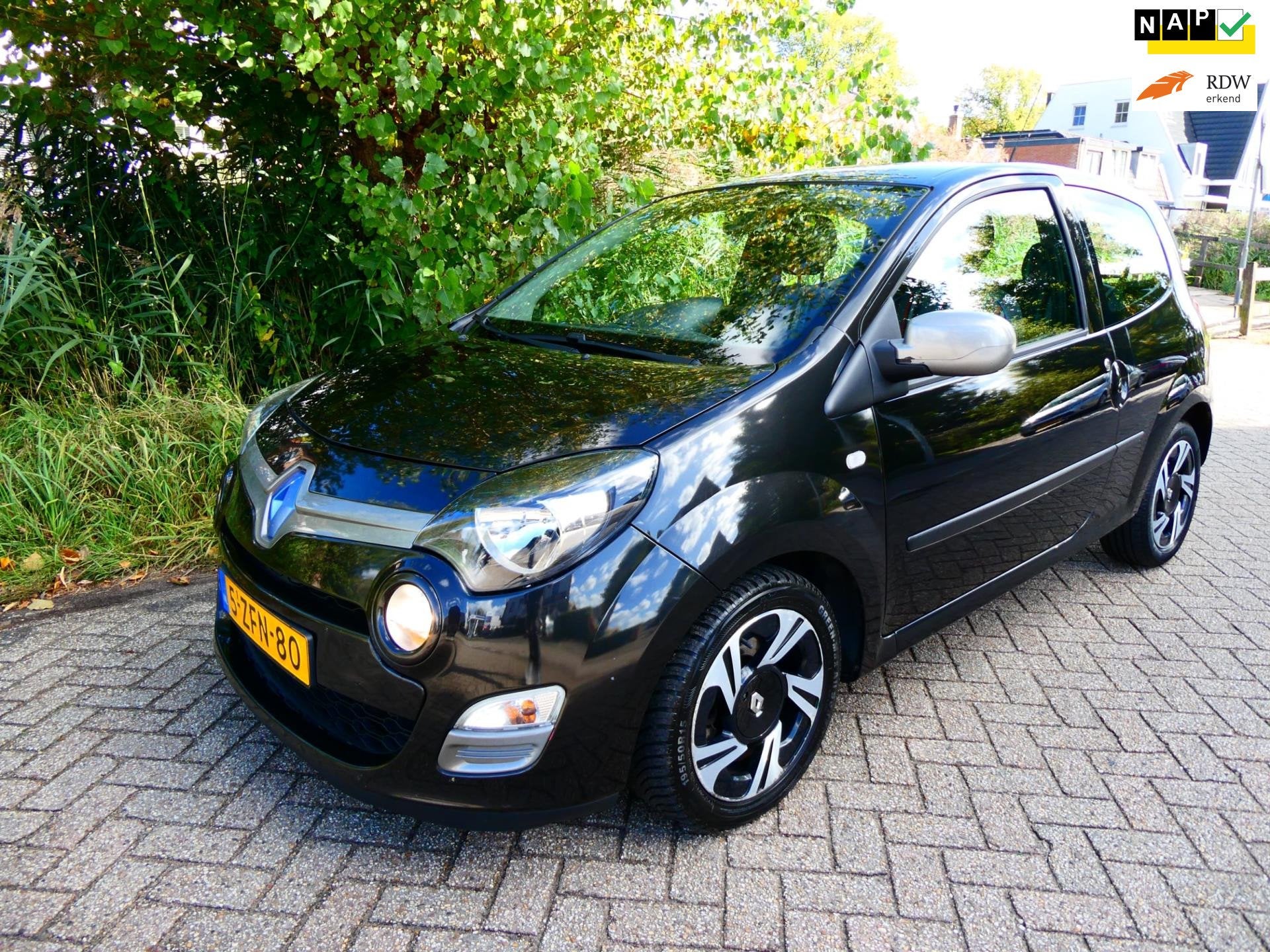 Renault Twingo 1.2 16V Parisienne Airco LMV Historie Zuinig, Voorwielaandrijving, Gebruikt, 4 cilinders, 4 stoelen