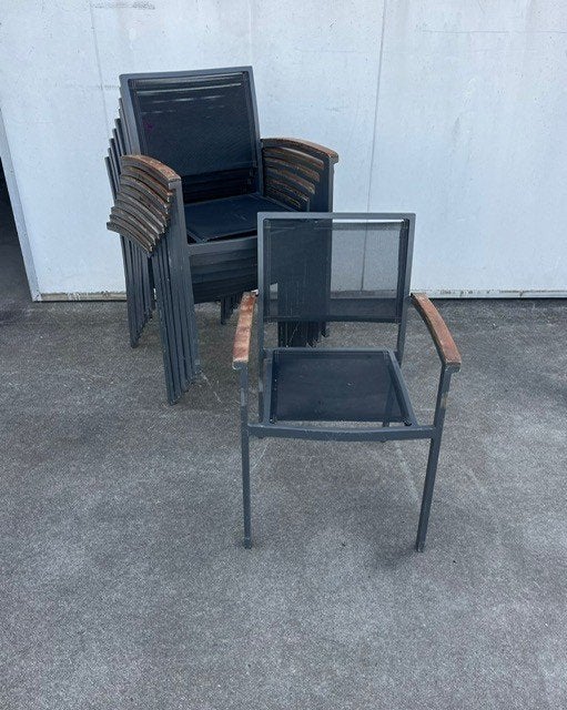 27 stuks nette horeca terrasstoelen zwart stapelbaar outdoor, Ophalen, Hout, Zwart, Zo goed als nieuw