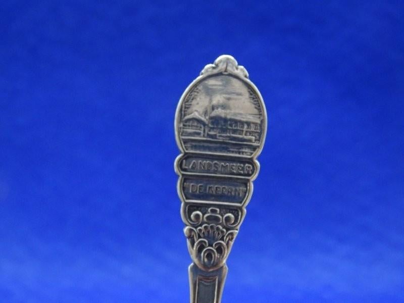 Sola Lepeltje: Landsmeer, Verzenden